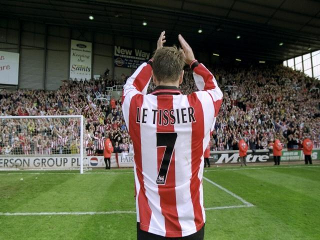 Matt Le Tissier salutes the Southampton faithful 